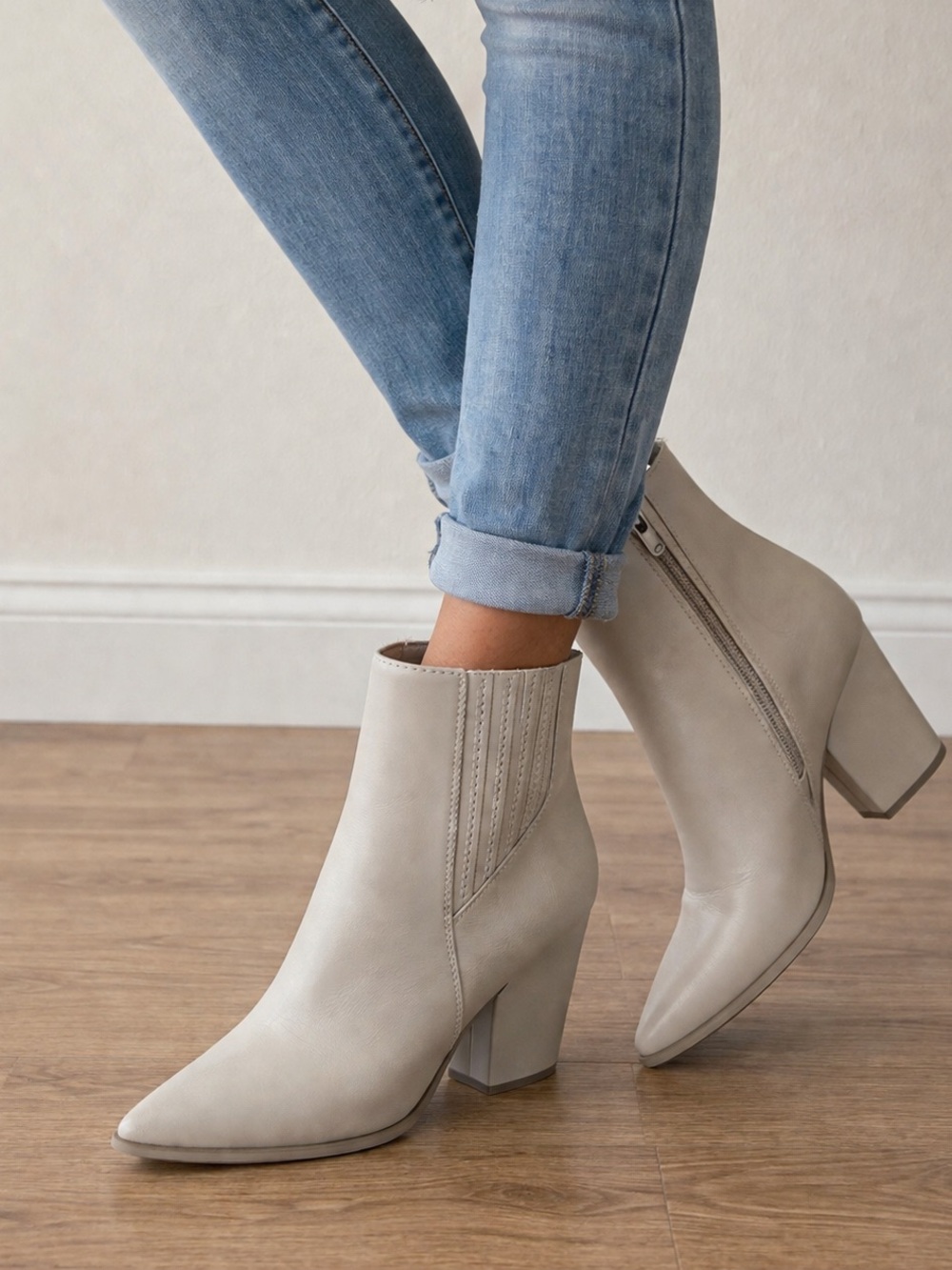 Women’s Pointed Toe Block Heel Ankle Boots in Light Gray